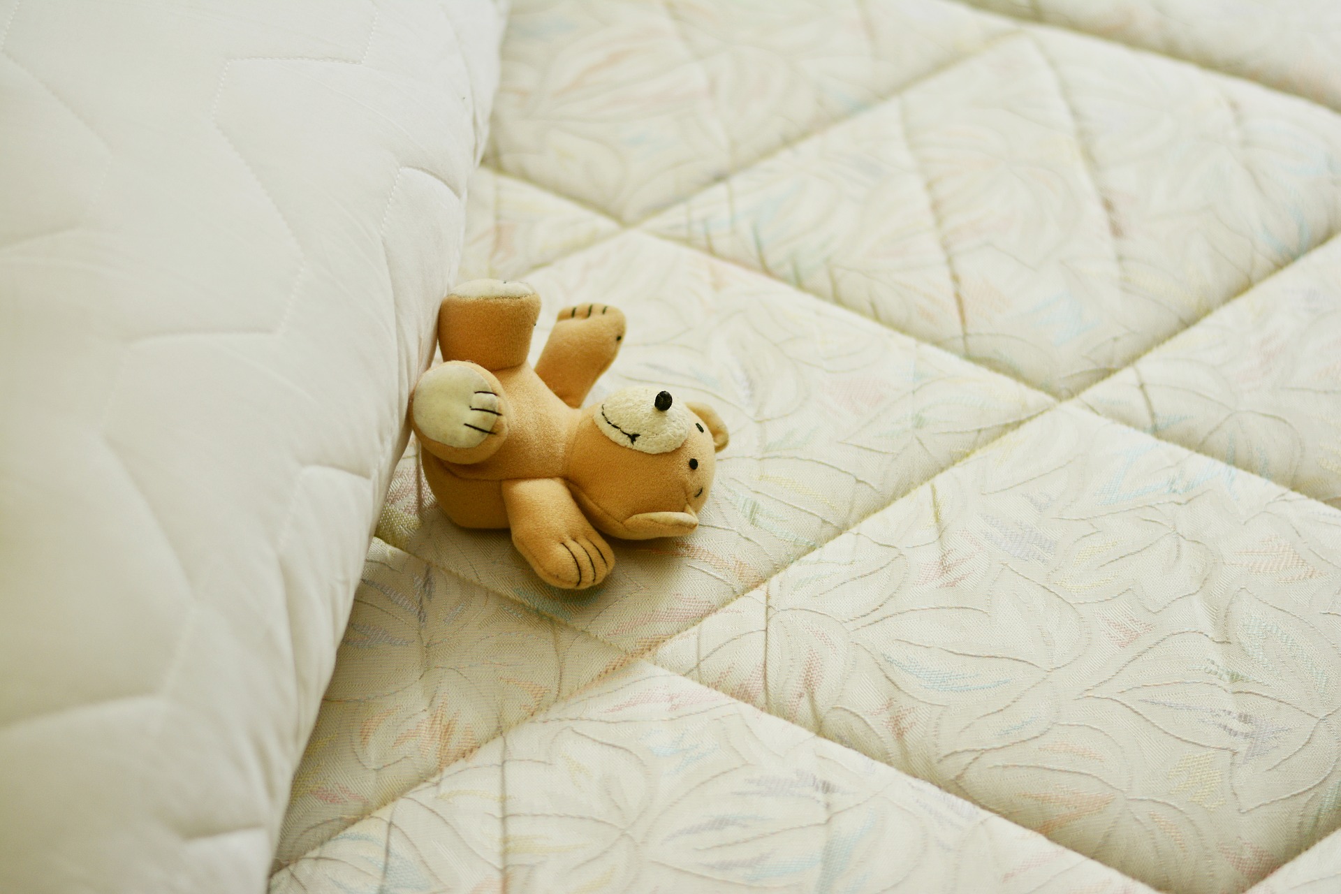 mattress-2489612_1920